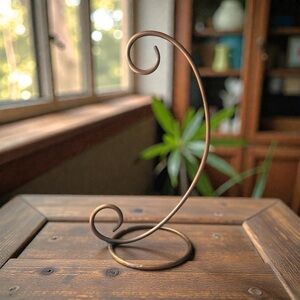 Source Unknown Bronze Swirl Stand